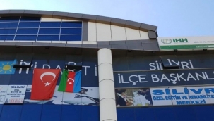 İYİ Parti binasına Azerbaycan bayrağı asıldı