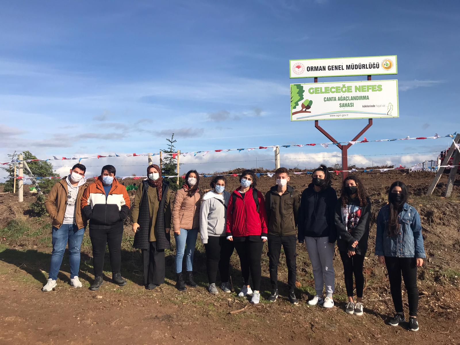 11 Kasım'da Silivri'de Öğretmenler Öğrencileriyle Birlikte Fidan Dikti