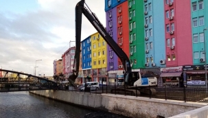 İBB'ye bağlı İSKİ, Boğluca Deresi'ni temizliyor