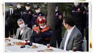 İmamoğlu'ndan Kahraman İtfaiyecilere Ziyaret: "İyi Ki Varsınız…"