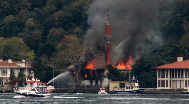Vaniköy Camisi Yangını Elektrik Tesisatından Çıktı