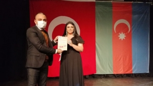 Vidadiqızı Şarkılarını Azerbaycan-Türkiye Kardeşliği İçin Seslendirdi