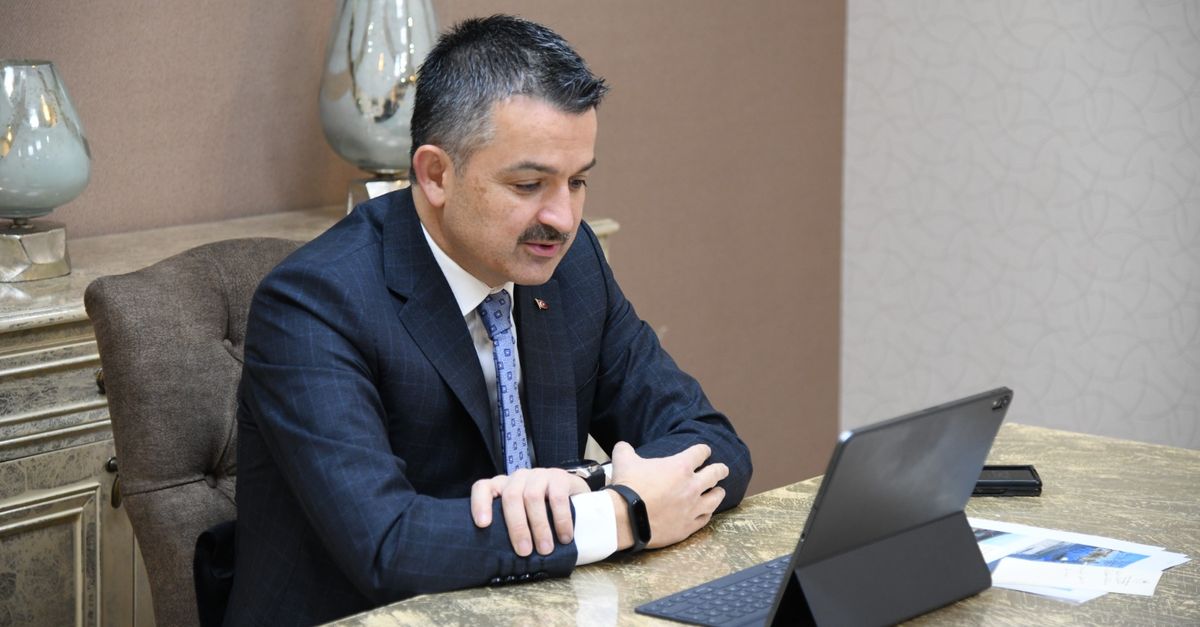 Bakan Pakdemirli, Silivrili Çiftçi İle Görüştü!