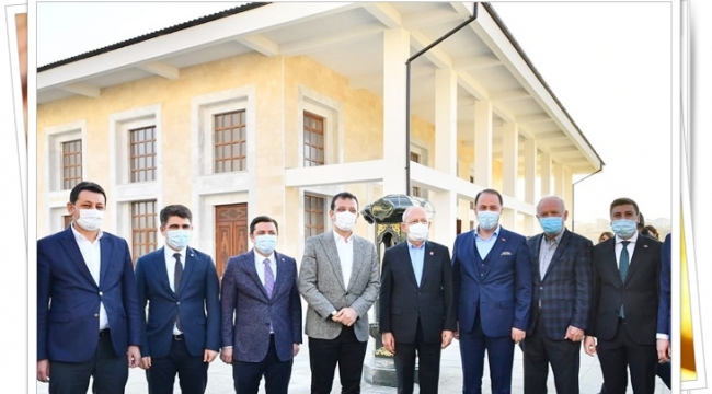 CHP'li Esen'den Kılıçdaroğlu ve İmamoğlu ile Cemevi ve Cami ziyareti