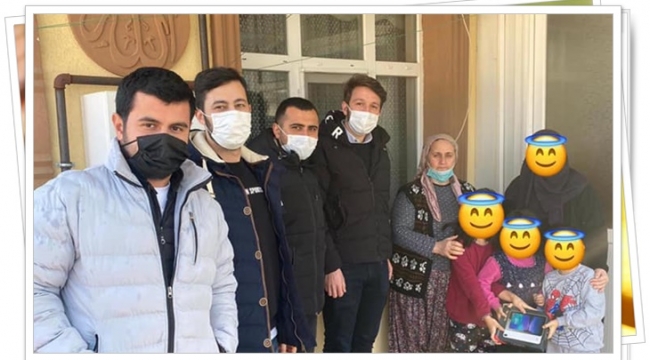 CHP Silivri'nin Gençleri EBA'ya Giremeyen Öğrencilere Tablet Hediye Etti