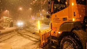 İBB Ekiplerinden Onlarca Kar Müdahalesi