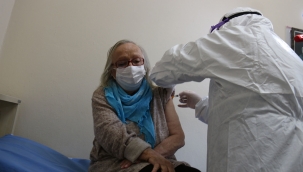 İBB'nin Yaş Almış Misafirleri Aşılandı