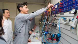 Mesleki Eğitimde 1000 Okul Projesi Kapsamında Okullara, 2 Bin 680 Soruluk Yardımcı Kaynak