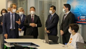 Bakan Yardımcısı Özer'den "Siber Güvenlik" Lisesine Ziyaret