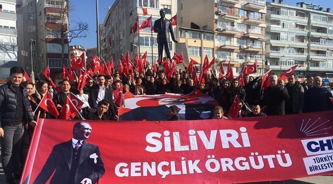 CHP: "Gençler Olarak Aşağı Bakmayacak, Muktedire Boyun Eğmeyeceğiz!"