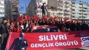 CHP: "Gençler Olarak Aşağı Bakmayacak, Muktedire Boyun Eğmeyeceğiz!"