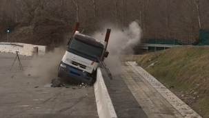 İBB iştiraki İSTON'un Otoyol Bordürleri, Güvenlik Ve Dayanıklılık Testini Geçti
