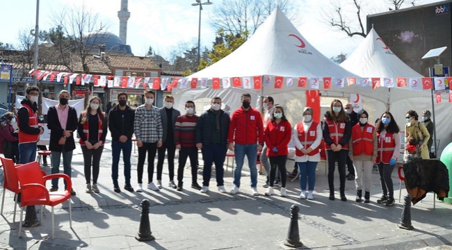 AK Gençler Silivri'de Kan Bağışı Kampanyası Düzenledi