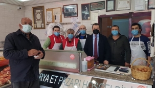 Balcıoğlu, esnaf ve vatandaşlarla iç içe olmaya devam ediyor