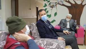 Başkan Yılmaz, Huzurevi Sakinlerini Ziyaret Etti