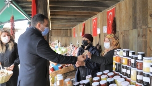 Köy Pazarı Esnafına Tohum Hediyesi