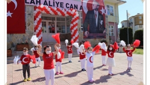 Abdullah Aliyecan Anaokulunda 23 Nisan Kutlaması