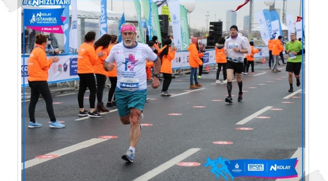 Dertop, 16. İstanbul Yarı Maratonu'nda koştu