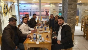 Mustafa Yılmaz ve yönetimi, Tarihi Bedir İskender Kebabı ziyaret etti