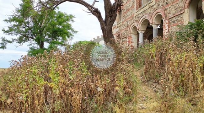 Değirmenköy'deki Tarihi Kilise Bakımsızlık Ve İlgisizliğin Kurbanı Oluyor