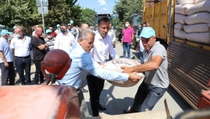 Akörenli Çiftçiler Tohumluk Arpa Sevinci Yaşadı
