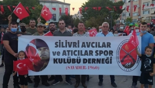 Avcılar, Zafer Yürüşünde Yoğun Alkış Tufanına Tutuldu