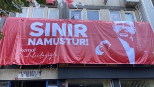 CHP Silivri İlçe Başkanlığına "Sınır Namustur" Pankartı Asıldı