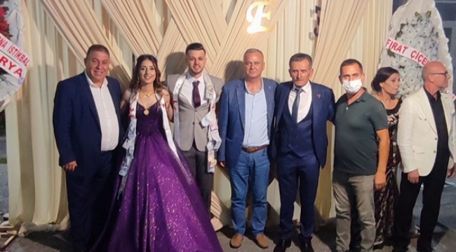 Kadıköy Mahallesi Muhtarı Mehmet Yeniçiftlik kızını nişanladı