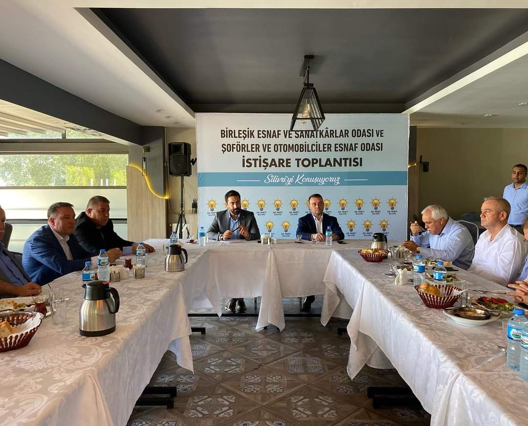 Milletvekili Arınç, Silivri'de Esnaf Odalarının Başkanlarıyla Görüştü