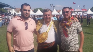 Özkanlı ve ekibi, Kavaklı'daki yağlı pehlivan güreşlerindeydi
