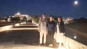 Tarihi köprüde vedalaştılar