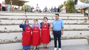 Zehra Gümüşay'a Ödülünü Celalettin Yazıcı Verdi