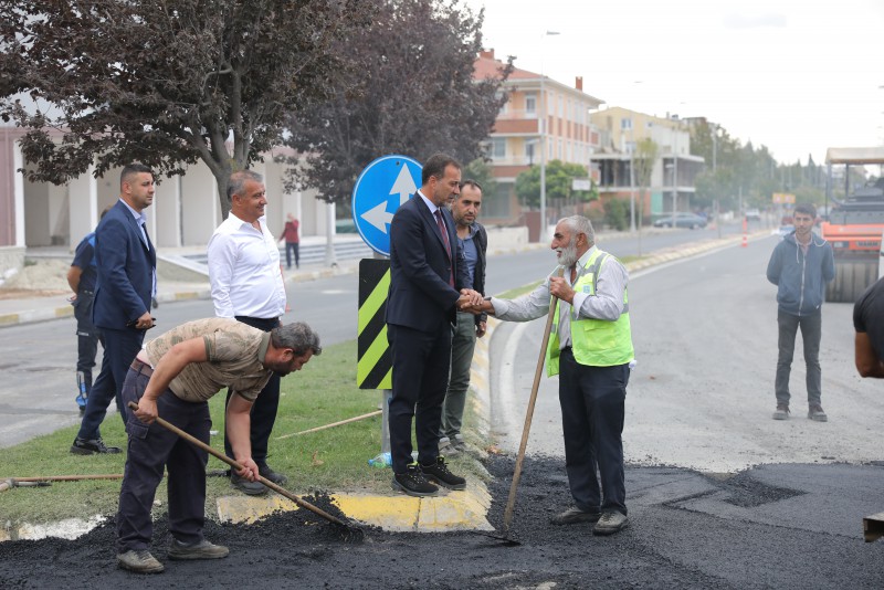 Asfalt çalışmaları ile Silivri köşe bucak yenileniyor