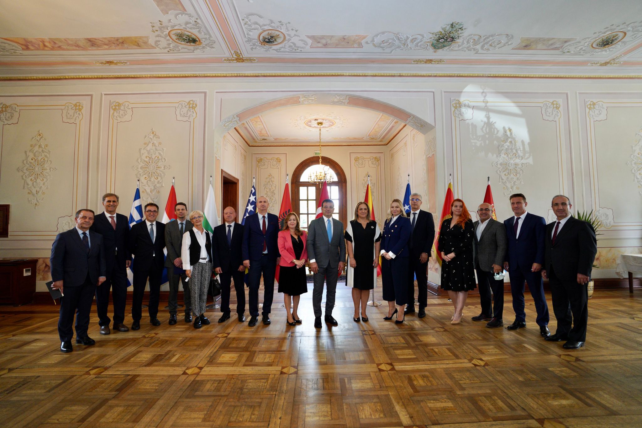 Işıklar, Balkan Belediye Başkanları Zirvesi öncesi gerçekleştirilen çalışma yemeğine katıldı