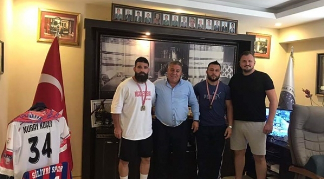 Silivri'nin Pehlivanlarından SİBESO Başkanı Koçer'e Ziyaret