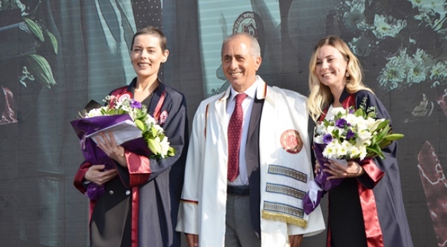 Silivri'nin Vakıf Üniversitesi Rumeli, 2020-2021 Mezunlarını Uğurladı