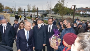 Bakan Karaismailoğlu'ndan Başkan Yılmaz'a Köy Pazarı Tebriği