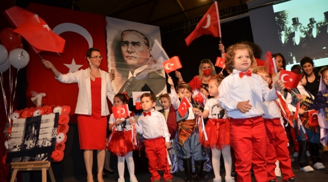 Harikalar Diyarı Anaokulu minikleri Cumhuriyet Bayramı'nı coşkuyla kutladı