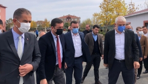 İmam hatip okullarının kuruluş yıl dönümünü birlikte namaz kılarak yad ettiler