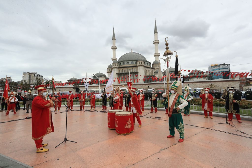 'İstanbul'un Kurtuluşu' Taksim'de Kutlandı