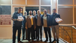 Mevlid Kandili dolayısıyla AK Parti'den vatandaşa lokum ikramı