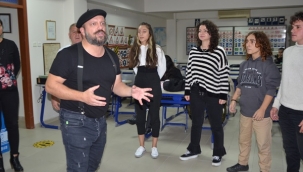 Ali Solmaz ve ekibi, Çanakkale Cephesi'ni sahnelemeye hazırlanıyor