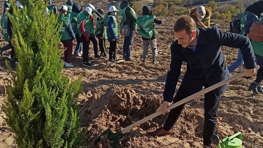 Salim Çavdar, Silivri'de düzenlenen fidan dikim etkinliğine katıldı