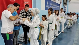TÜGVA'dan Silivri Taekwondo Kulübü Sporcularına Çiğ Köfte İkramı