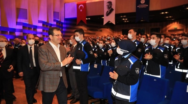 İmamoğlu Yeni Çalışma Arkadaşlarına Seslendi: Bir Kişinin Değil, Türkiye Cumhuriyeti'nin Memurusunuz