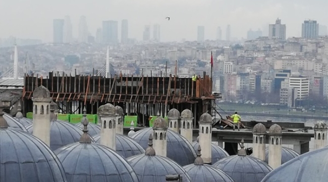 İBB, Süleymaniye'yi perdeleyen yapı için acil durdurma istedi