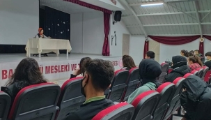 TÜGVA Silivri'nin söyleşi konuğu Av. Elif Sümeyye Çavdar oldu