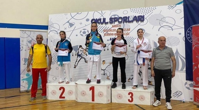 Alara Akbaş, karatede Türkiye 1'incisi oldu