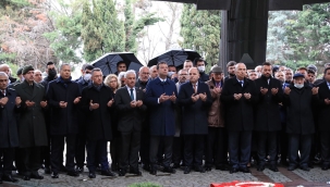 Başkan İmamoğlu Turgut Özal'ı Anma Programına Katıldı