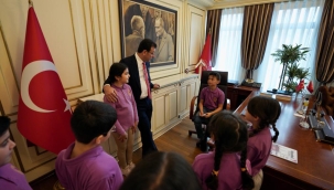 Koltuğunu Arif Kabasakal'a Devreden İmamoğlu: Her Şeyi Bir İnsan Bilemez